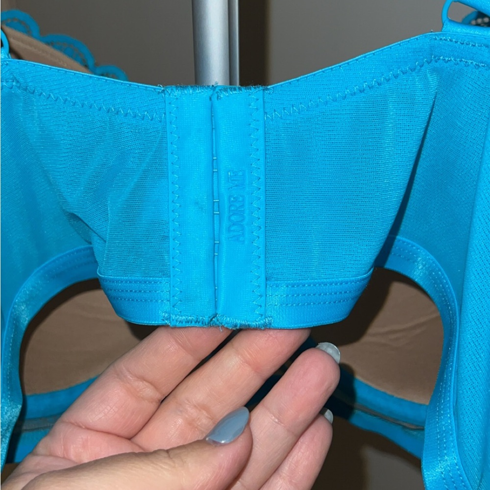 Lace Underwire Bra in Turquoise - Picture 5 of 9